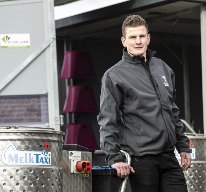 DSF0284_700x650_acf_cropped