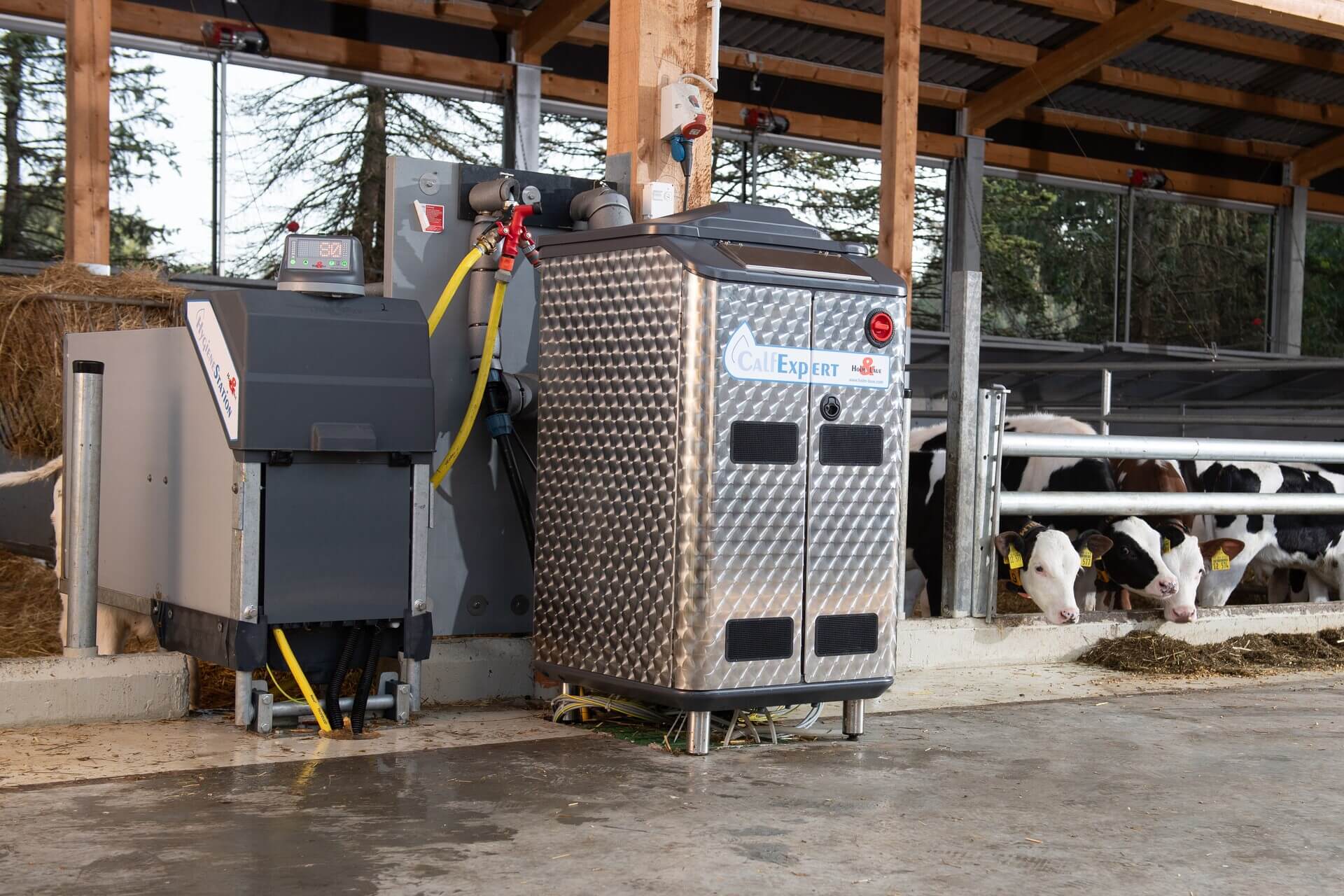 De CalfExpert drinkautomaat met een HygiëneStation van Holm & Laue